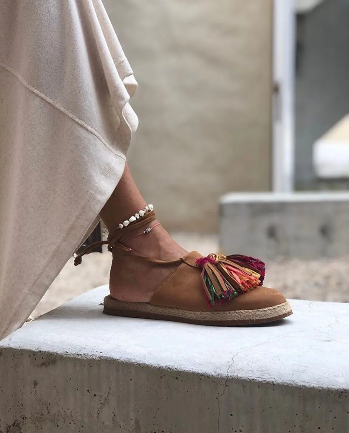 Baçal - espadrilles with handmade raffia applications in camel